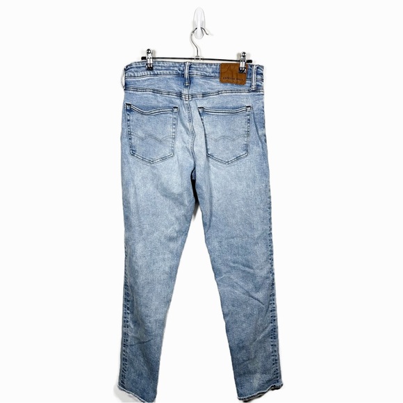 American Eagle Mens Airflex Lightwash Jeans - Picture 7 of 8